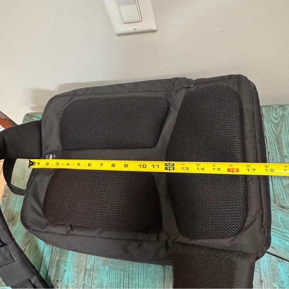 Incase Icon Laptop EDC Sling Bag Travel - Picture 7 of 13